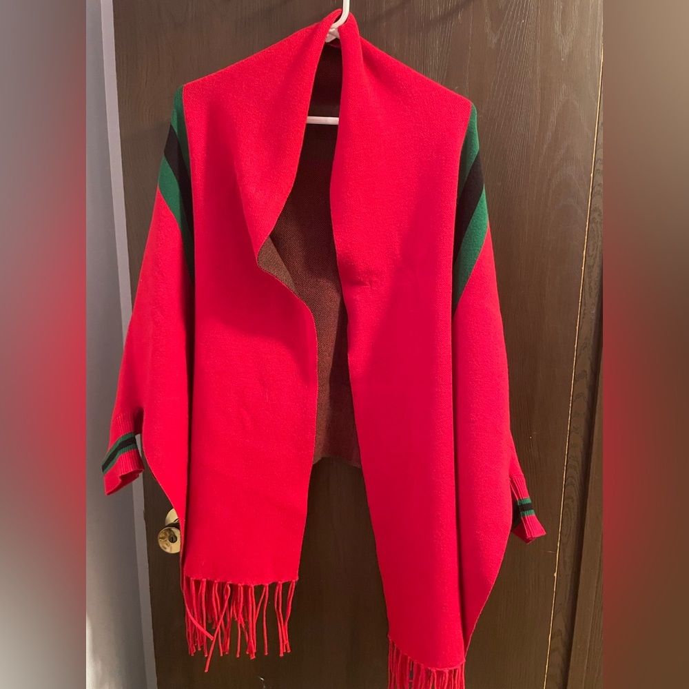 Ladies Shawl/Cape with arms